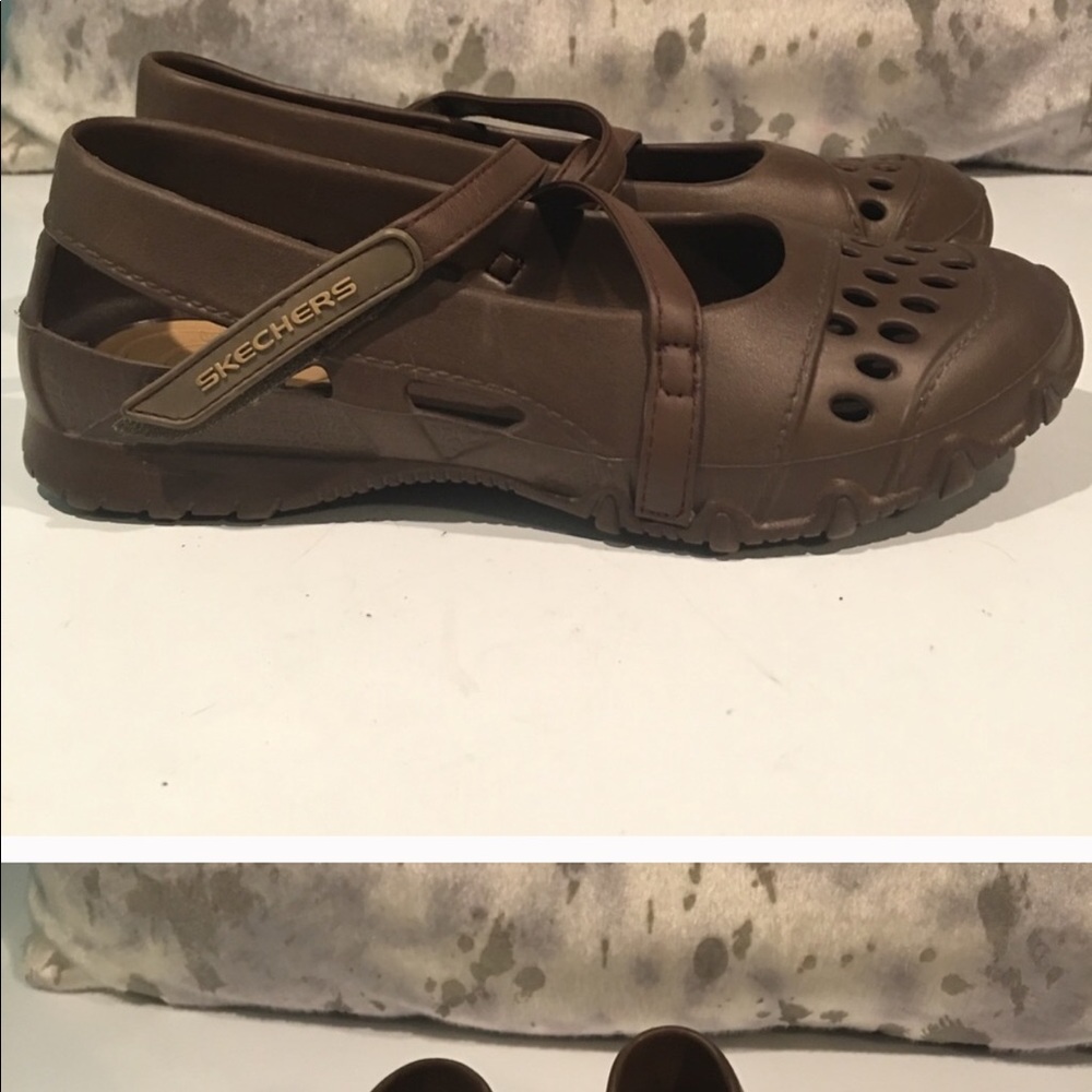 SKECHERS—LIKE LIGHTWEIGHT CROCS MATERIAL SIZE 8 - Picture 3 of 3